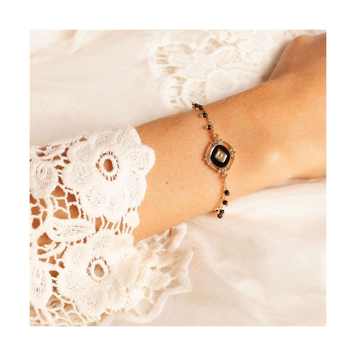 Bracelet Bohème doré et émail noir