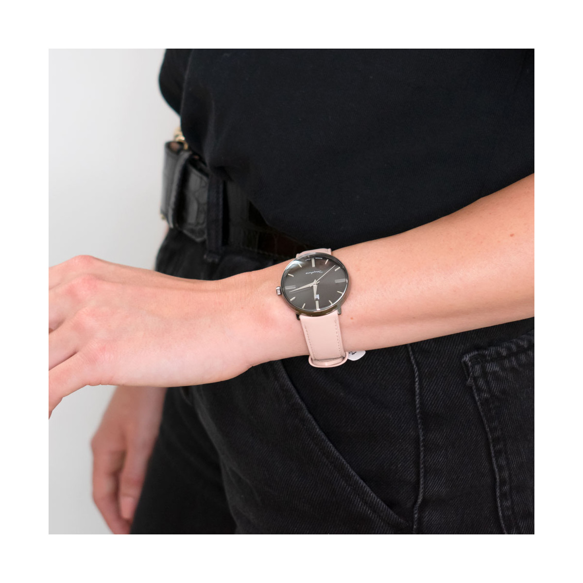 Montre mixte Lip "DAUPHINE" 34 mm cadran noir - 671924 Montre mixte Lip "DAUPHINE" 34 mm cadran noir - 671924