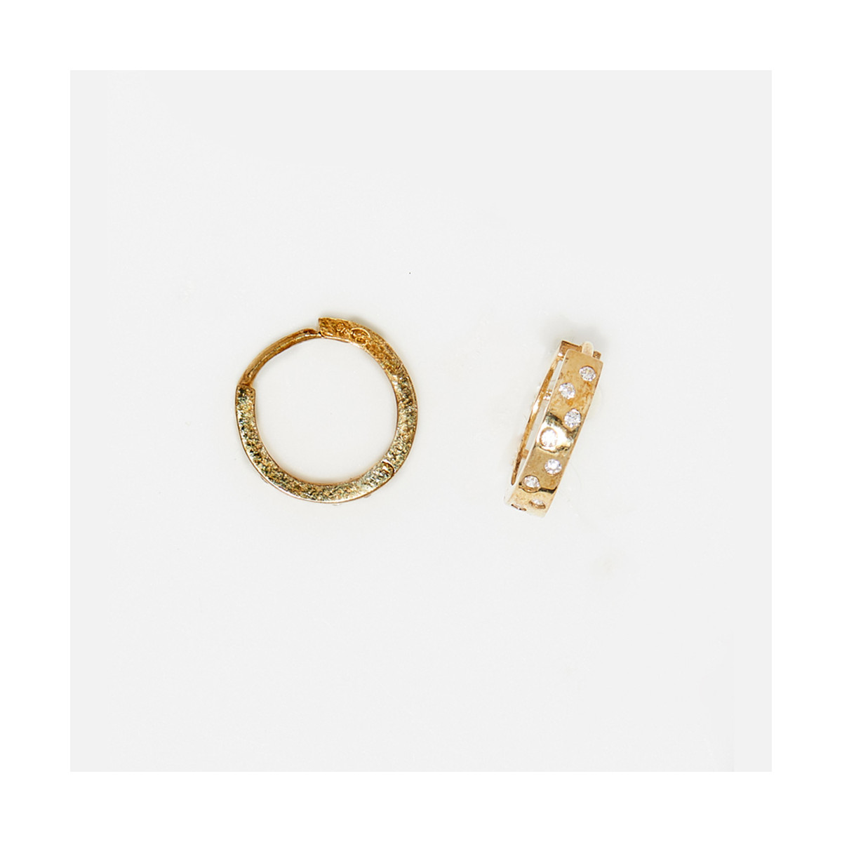 Boucles d'oreilles or jaune et oxydes de zirconium "Lucie" Boucles d'oreilles "Captivation" Or jaune