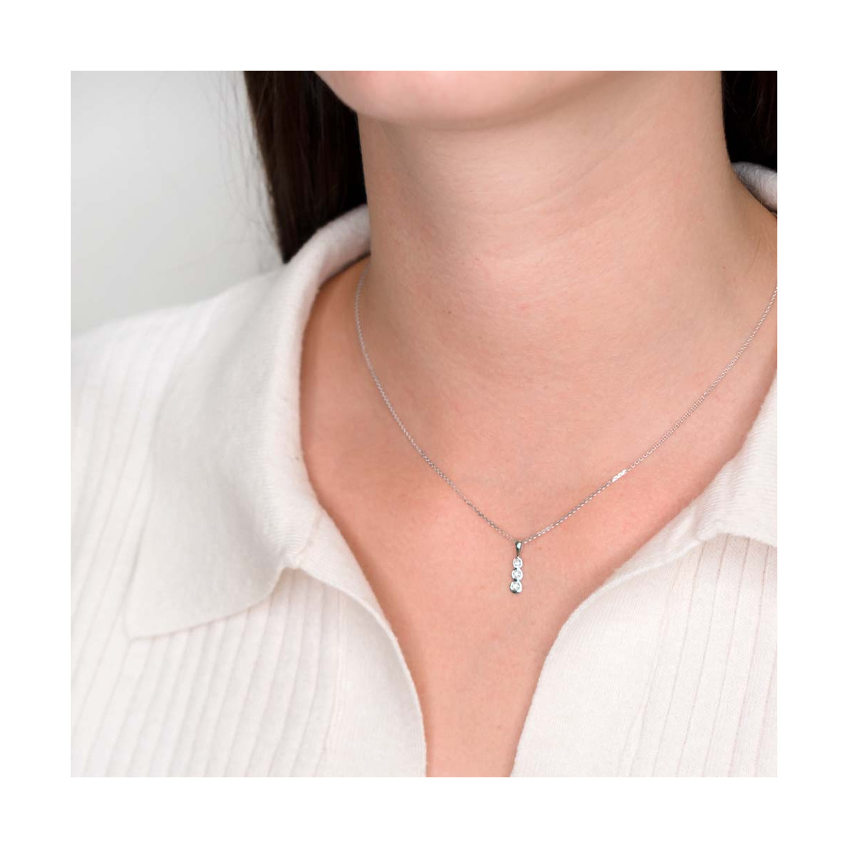 Pendentif "Enclin Noble" Or blanc et Diamant