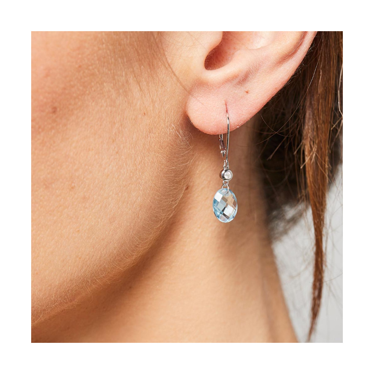 Boucles d'oreilles "Olivia" D0,07/2 & Topaze Bleue 5,40/2 Boucles d'oreilles "Tamara" Or blanc et Topaze