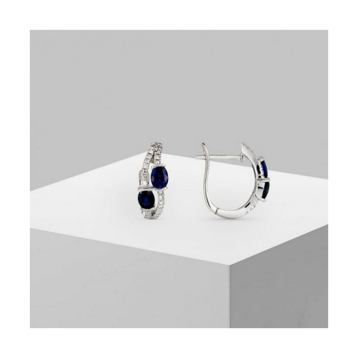 Boucles d'oreilles Or Blanc Diamant et Saphir Boucles d'oreilles "Harmonia" Or blanc et Saphir