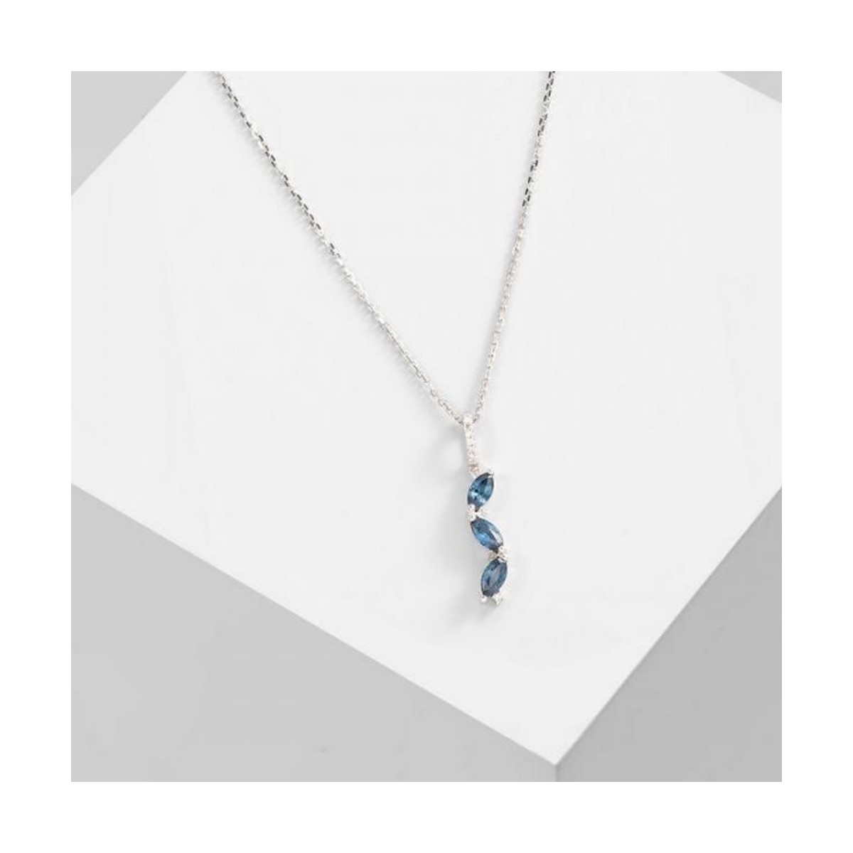 Pendentif "Gemma" Or blanc et Saphir