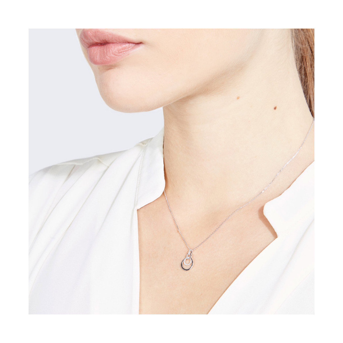 Pendentif Or Blanc et Diamants 0,06 carat "NOLA" + chaîne argent offerte Pendentif "Anaïse" Or blanc et Diamant
