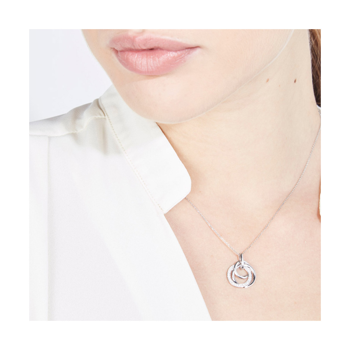 Pendentif Or Blanc "CEUTA" Diamants 0,17 carat + chaîne argent offerte Pendentif "Ismérie" Or blanc et Diamant