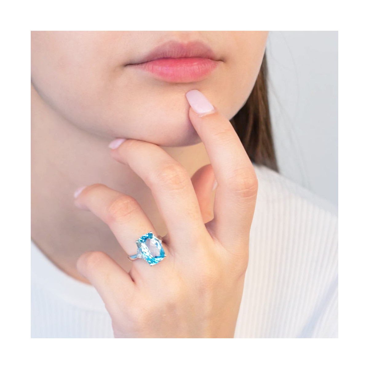 Bague "Blue Hill Topaze" Or blanc et Diamants