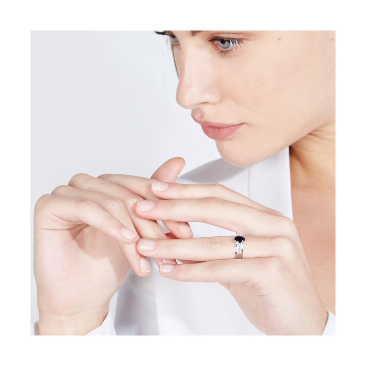 Bague "Rimatara Saphir" Or blanc et Diamants Bague "Gabrielle" Or blanc et Saphir