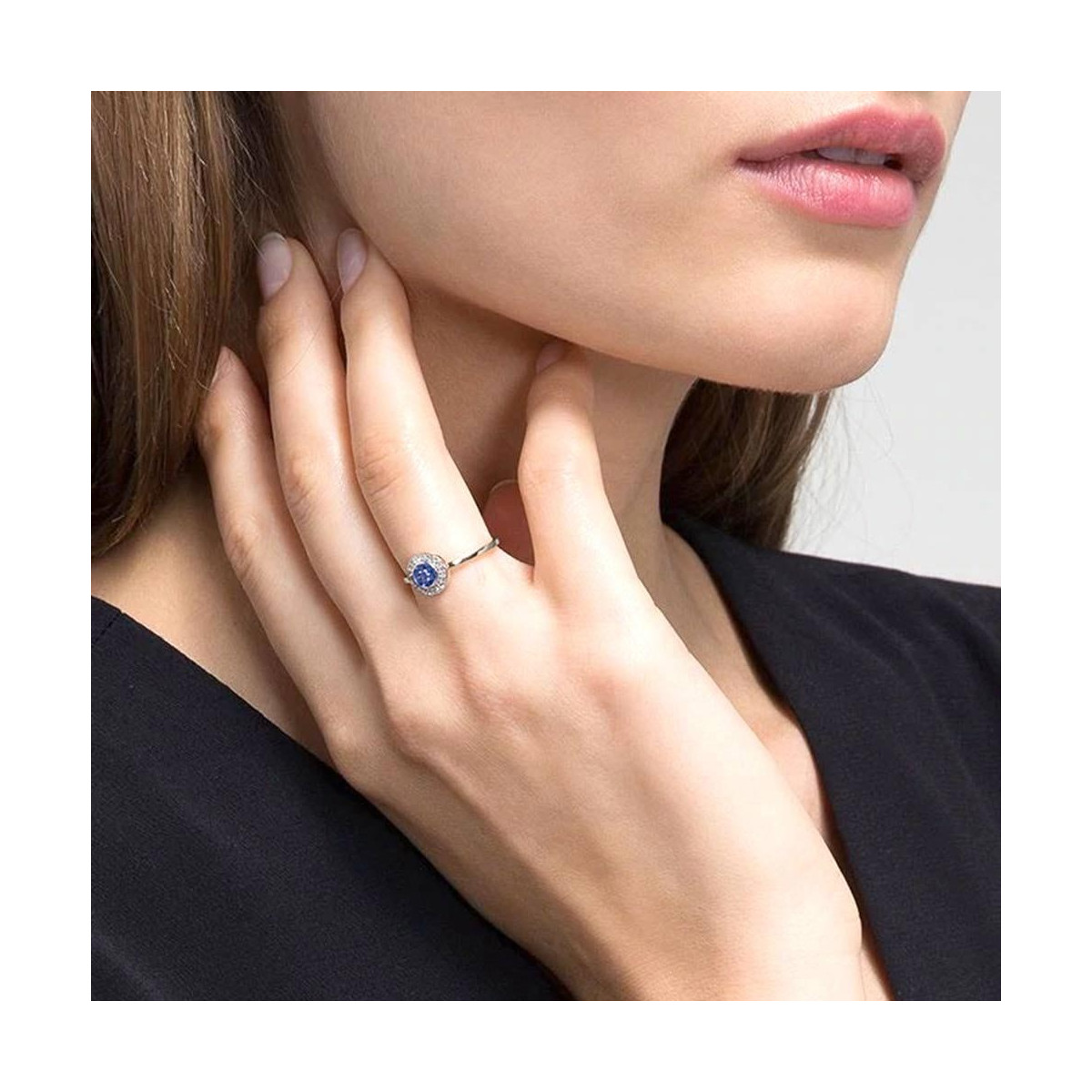 Bague "Bouclier Saphir" Or blanc et Diamants Bague "Bouclier Saphir" Or blanc et Diamants