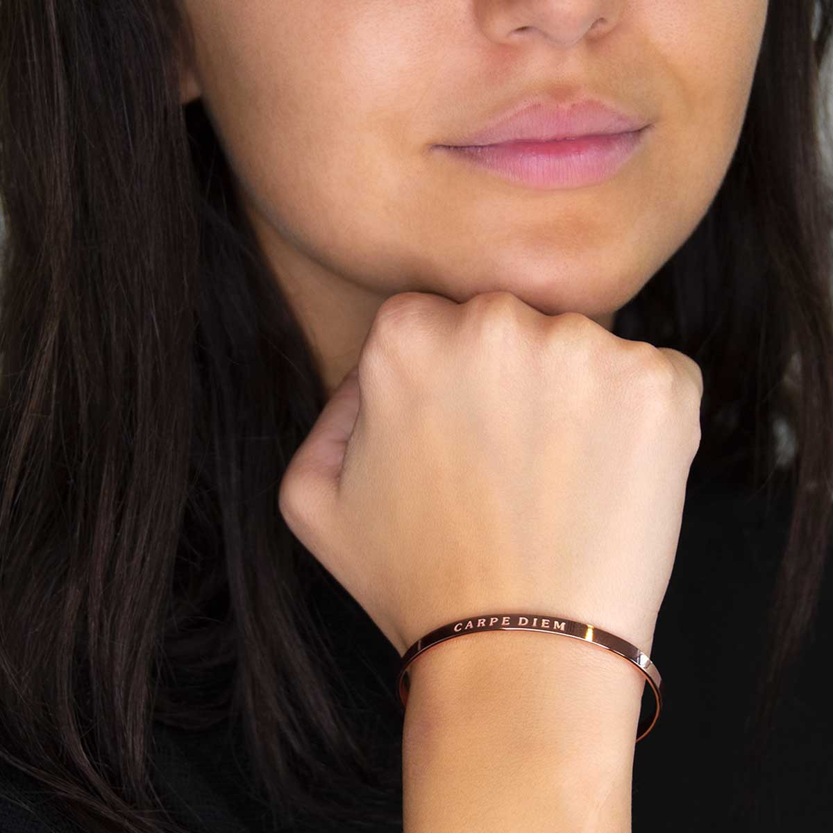 "CARPE DIEM" bracelet jonc rosé à message