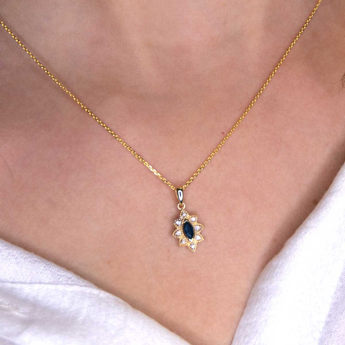 Pendentif Or Jaune Diamant et Saphir Pendentif "Hestia" Or jaune et Saphir