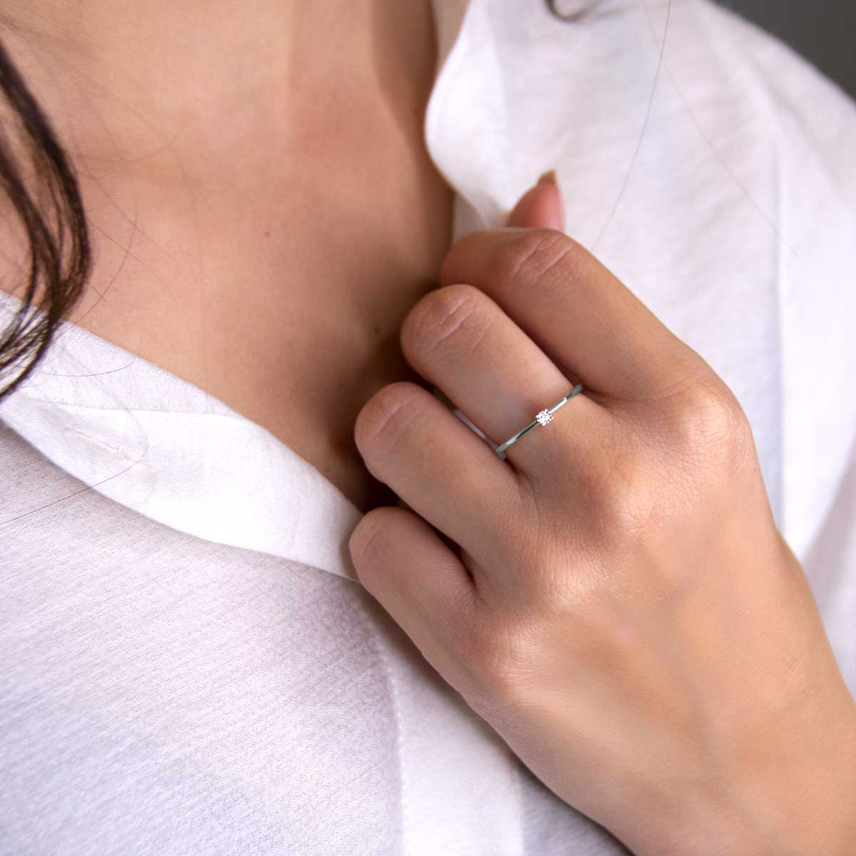 Bague "Solitaire Pure" Or blanc et Diamants Bague "Fantastique" Or blanc et Diamant