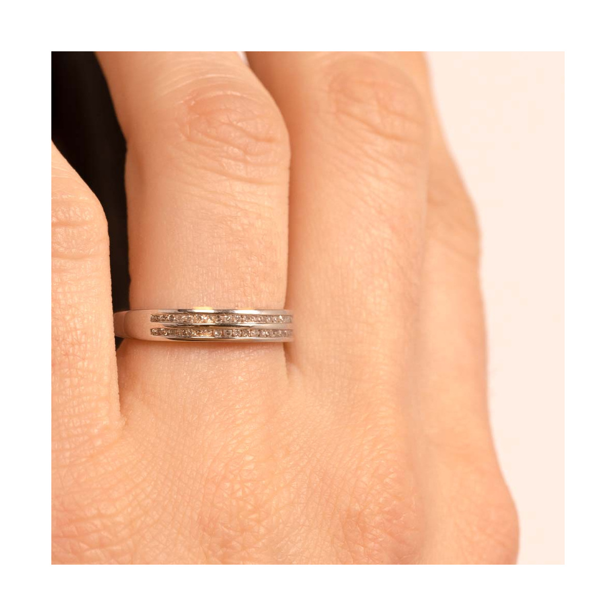 Bague Alliance "2 Rangs d'Amour" Or blanc et Diamants Bague "Attentive" Or blanc et Diamant