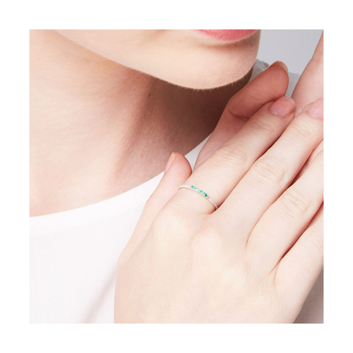Bague "Emeraude" Or Blanc Diamants Bague "Emeraude" Or Blanc Diamants