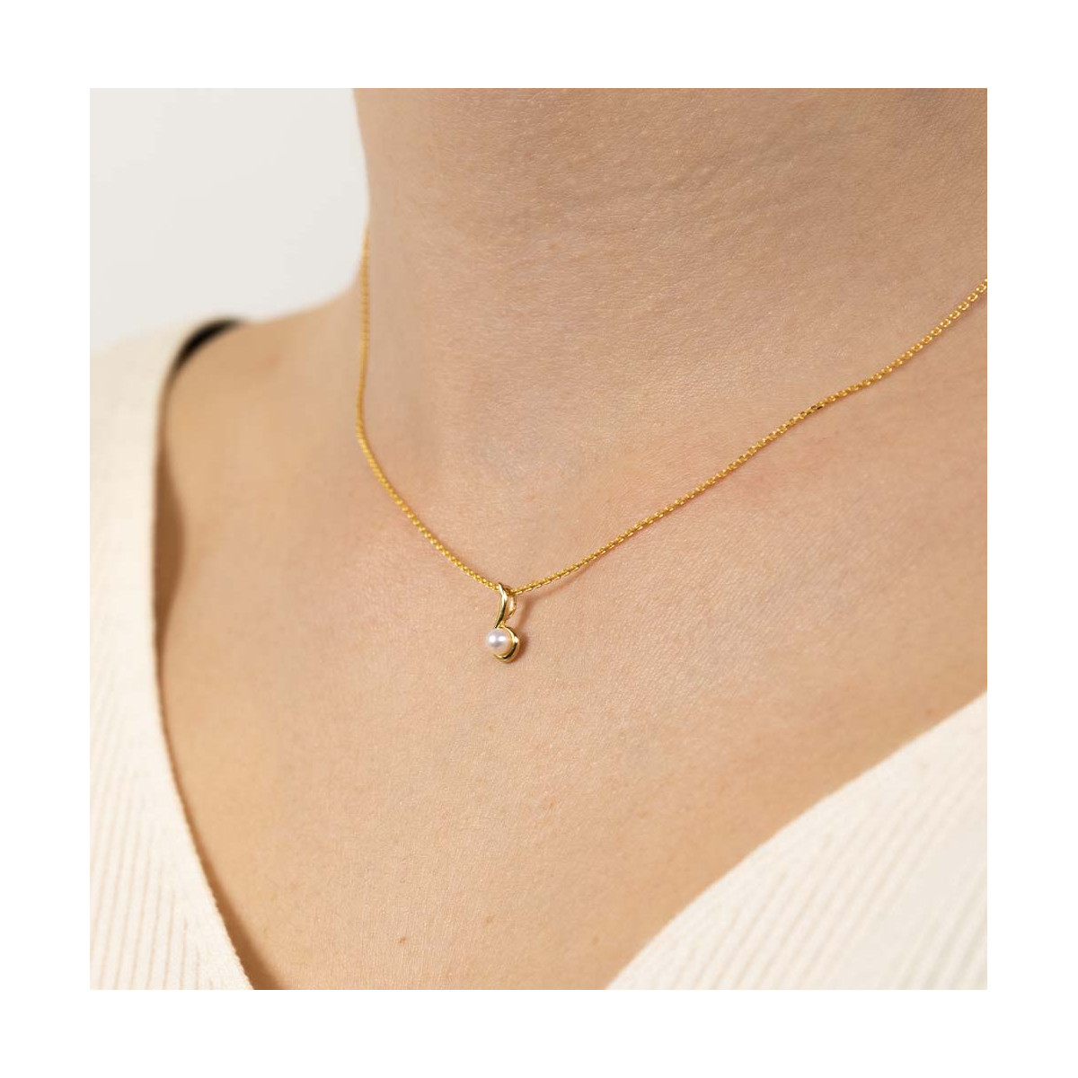 Pendentif Or Jaune et perle blanche "Ambiante" + Chaîne offerte Pendentif "Sentiment" Or jaune