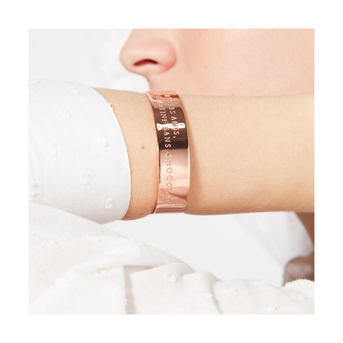 "LA VIE SANS LES AMIS, CE SERAIT COMME UNE TARTINE SANS CHOCOLAT" bracelet jonc rosé à message Bracelet à message "La Vie Sans Les Amis, Ce Serait Comme Une Tartine Sans Chocolat" Laiton rosé