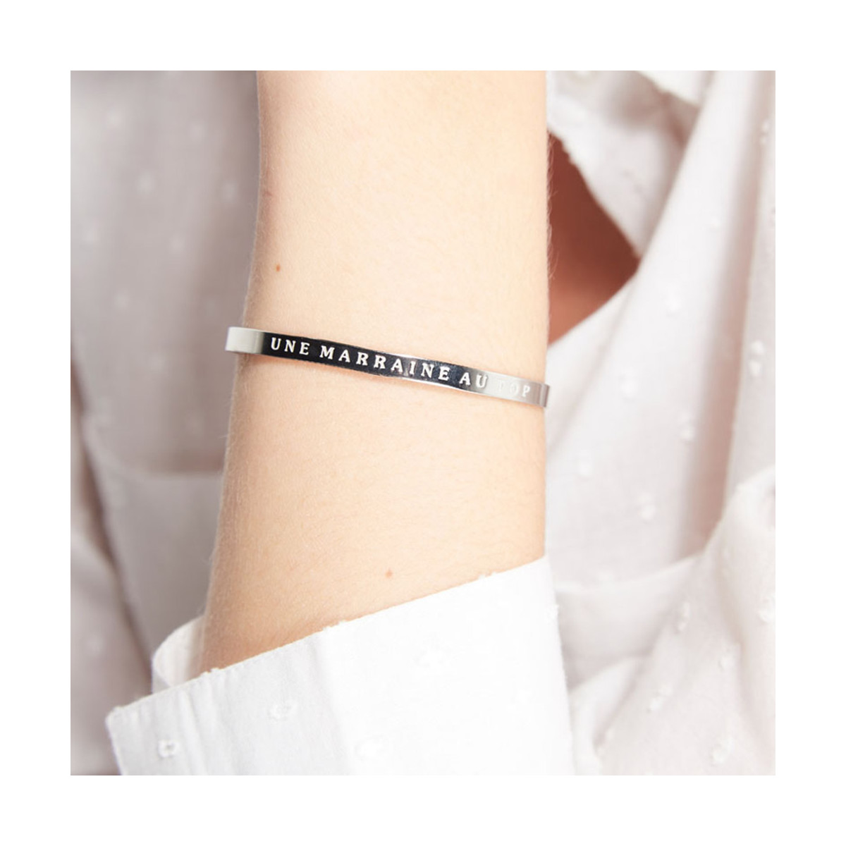 "UNE MARRAINE AU TOP" bracelet jonc argenté à message Bracelet à message "Une Marraine Au Top" Laiton argenté