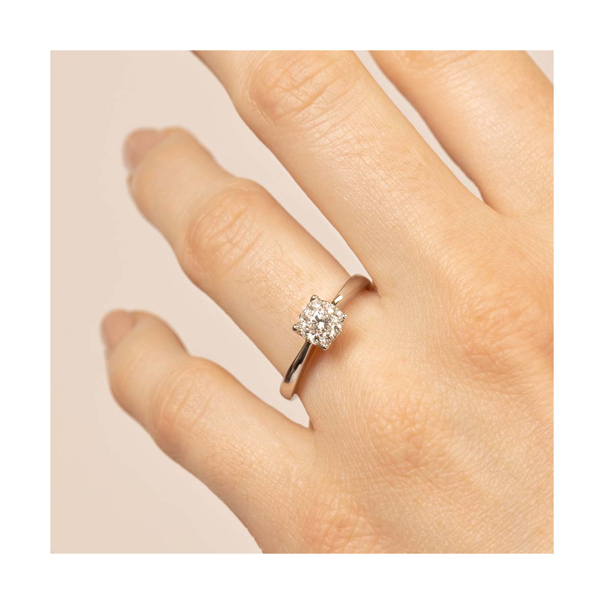Solitaire "Brillant Lucia" Or blanc et Diamants Bague "Aristocratique" Or blanc et Diamant