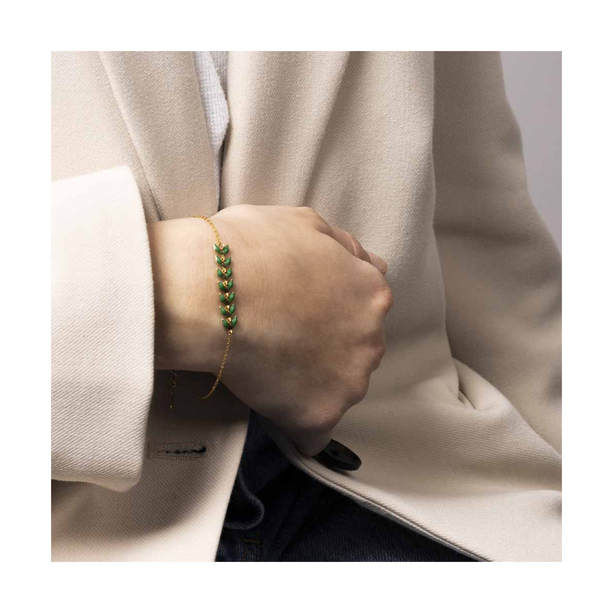 Bracelet doré et epoxy Bracelet "Lucidia" Epoxy vert Laiton doré
