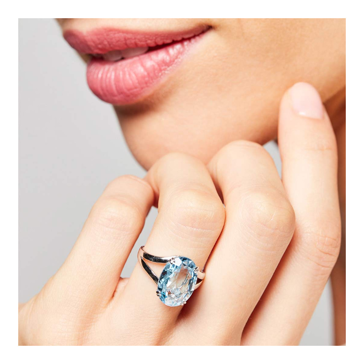 Bague "Pattaya Topaze" Or blanc et Diamants Bague " Morgane" Or blanc et Topaze