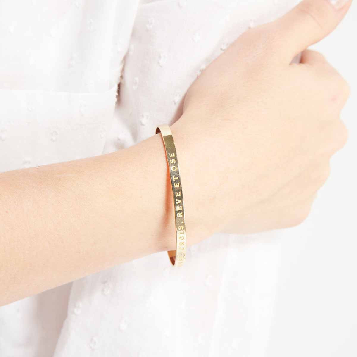 "PENSE, CROIS, RÊVE ET OSE" Jonc doré bracelet à message "PENSE, CROIS, RÊVE ET OSE" Jonc doré bracelet à message