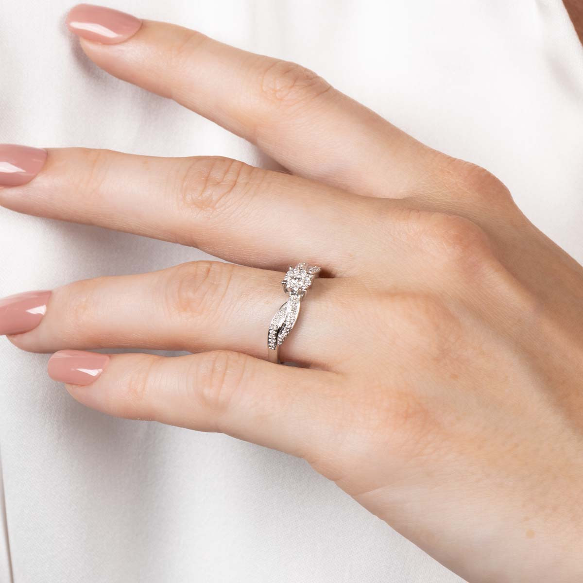 Bague "Bel Eclat" Or blanc et Diamants Bague "Ariane Majestueuse" Or blanc et Diamant