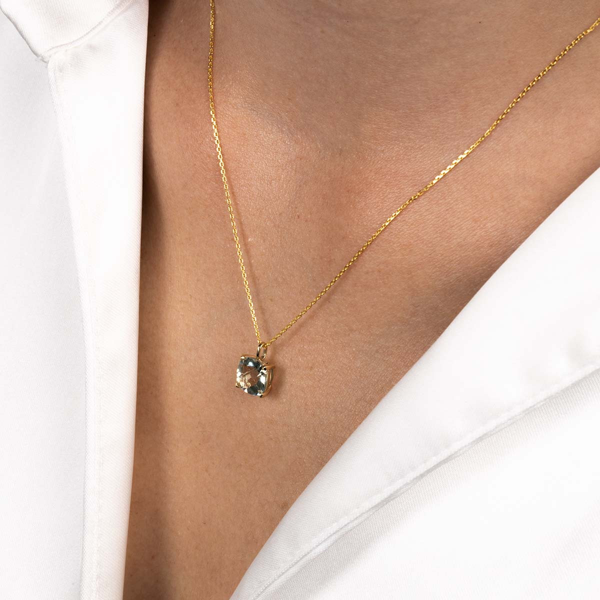 Pendentif Or Jaune et Améthyste Pendentif Or Jaune et Améthyste