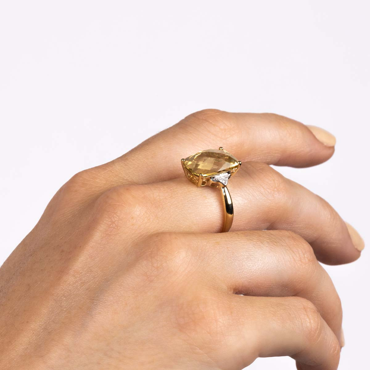 Bague "Green Hill Quartz" Or jaune et Diamants Bague " Priscille" Or jaune et Quartz