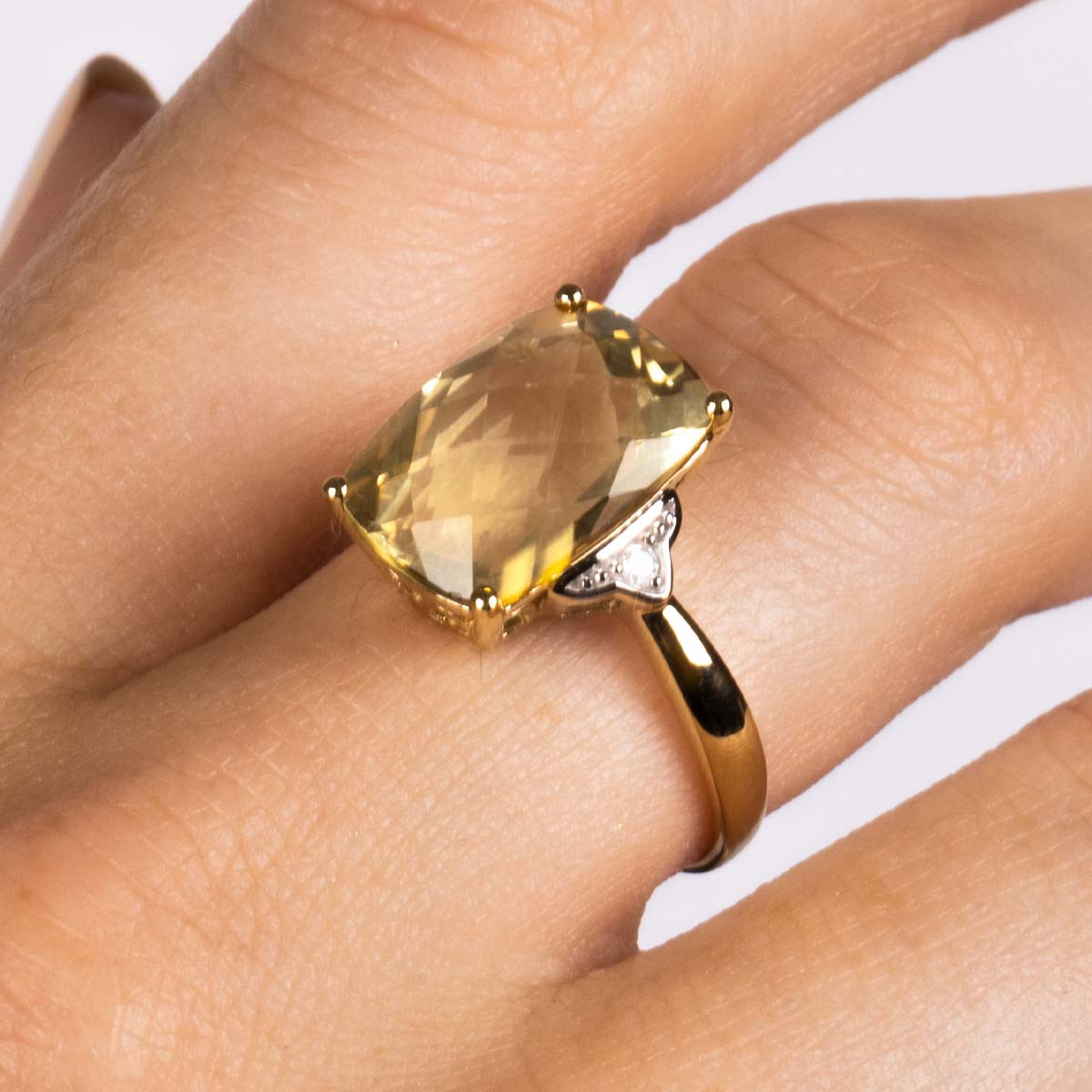 Bague "Green Hill Quartz" Or jaune et Diamants Bague " Priscille" Or jaune et Quartz