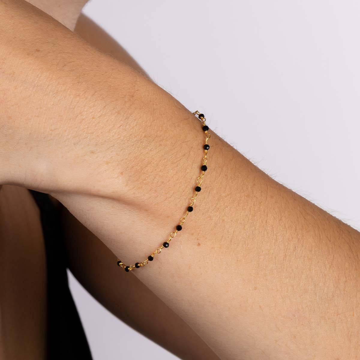 Bracelet chaine "Elisa" Jade noire Bracelet "Harmoniae" Jade noir Laiton doré