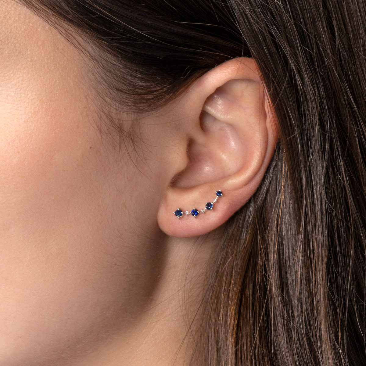 Boucles d'oreilles Océan grimpantes en Or Blanc, Diamants et Saphir Boucles d'oreilles "Lune Solaire" Or blanc et Saphir