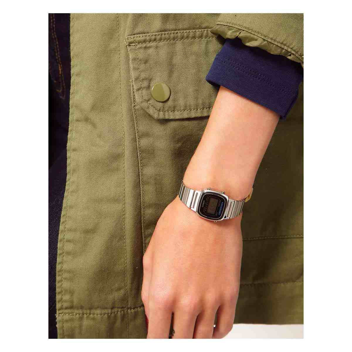 Montre hotsell casio la670wea