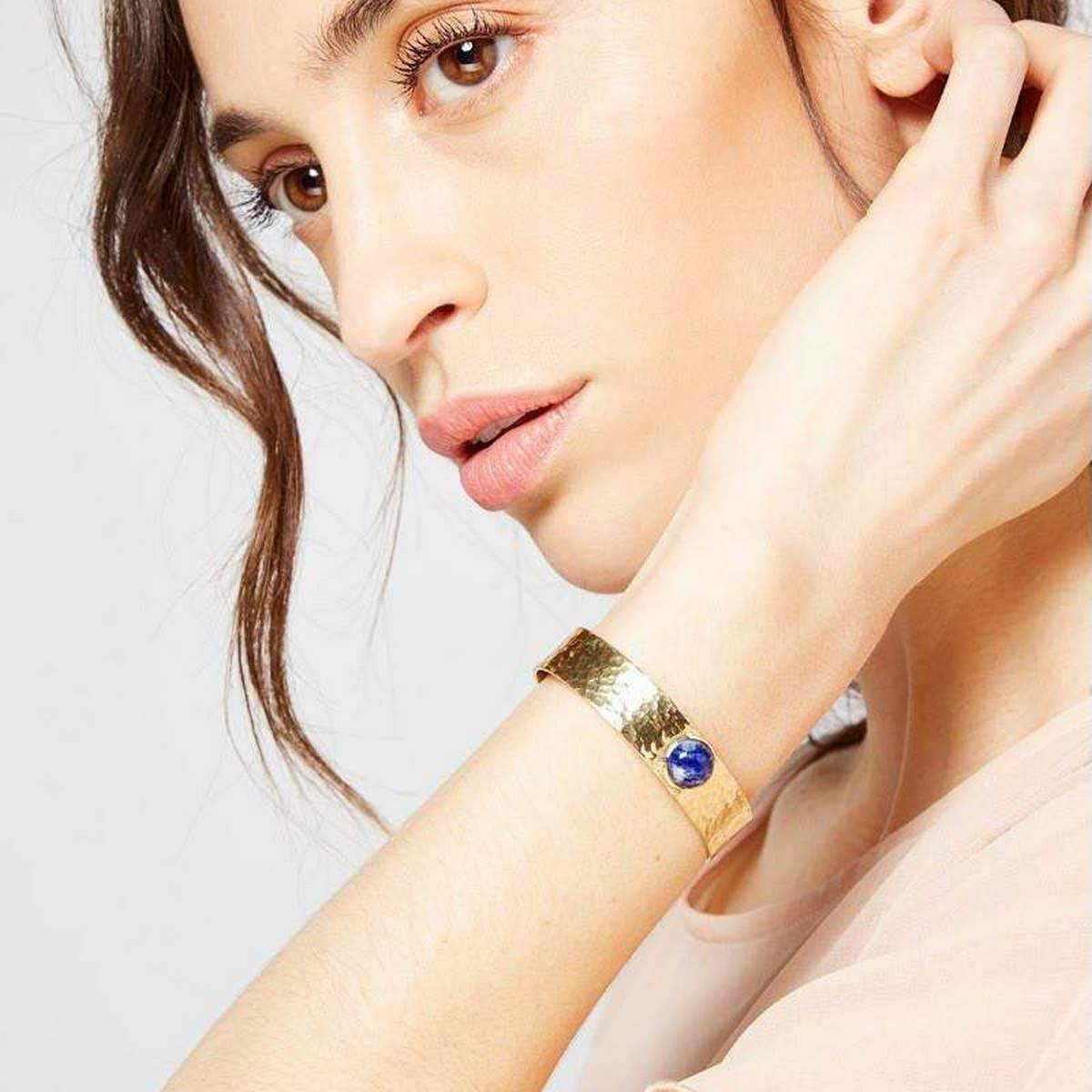 Bracelet jonc ouvert "Caroline" Lapis bleue Bracelet jonc ouvert "Caroline" Lapis bleue
