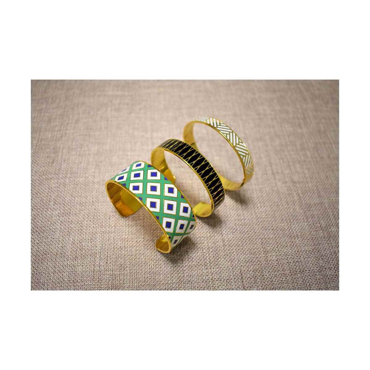 Bracelet manchette "NAIROBI" Émail multicolore bleu finition dorée Bracelet Manchette FRAMMENTA émail multicolore finition dorée