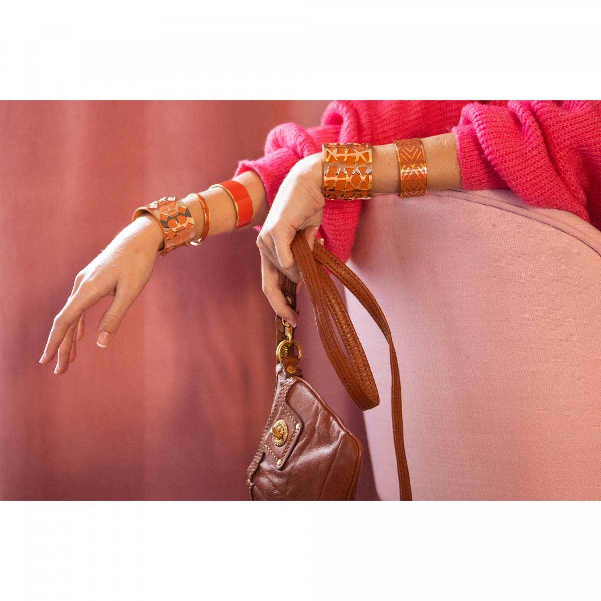 Bracelet jonc ouvert "CORFOU" Émail orange finition dorée Bracelet Jonc PICTORIA émail orange finition dorée
