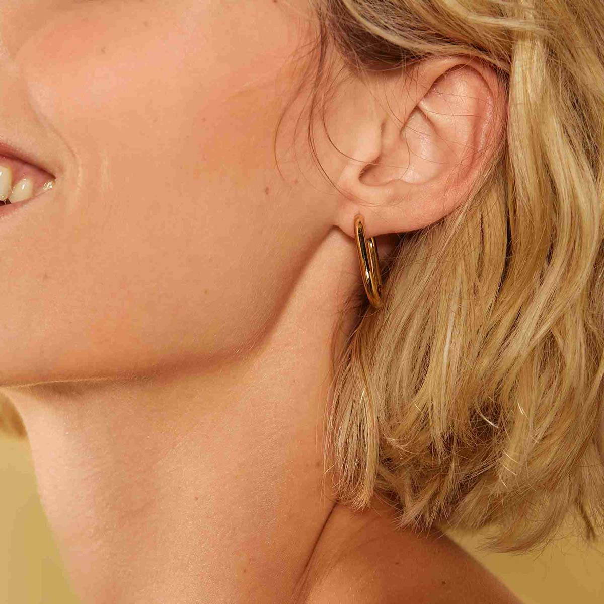 Boucles d'Oreilles Rosefield "Large Oval Hoops Gold" Boucles d'Oreilles Rosefield "Large Oval Hoops Gold" - JEOLG-J567