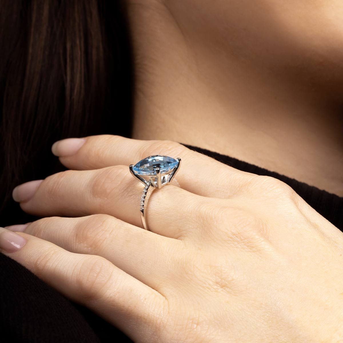 Bague "Caldra Topaze" Or blanc et Diamants Bague "Amélie" Or blanc et Topaze