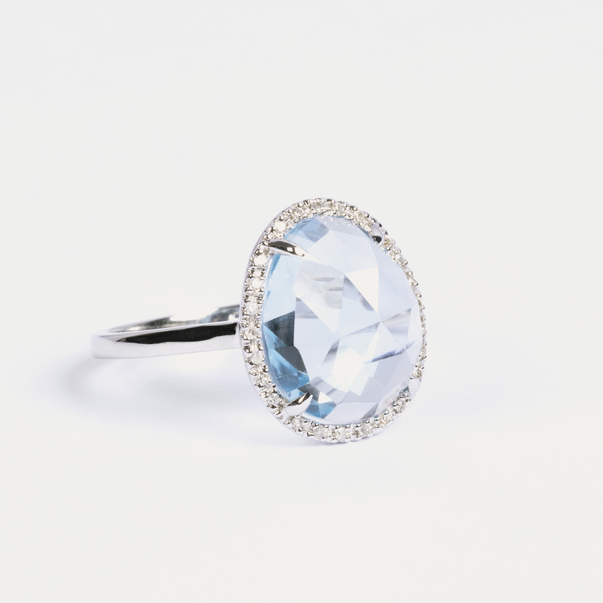 Bague "Bermudes Nouvelles" Or, Topaze et Diamants Bague "Bermudes Nouvelles" Or, Topaze et Diamants