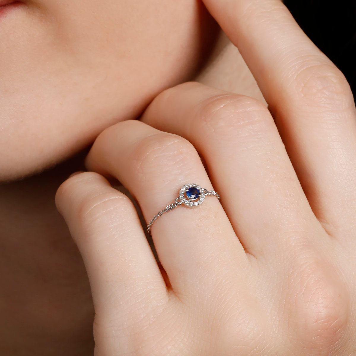 Bague "Saphir" Or blanc et Diamants Bague chaîne "Saphir" Or blanc et Diamants