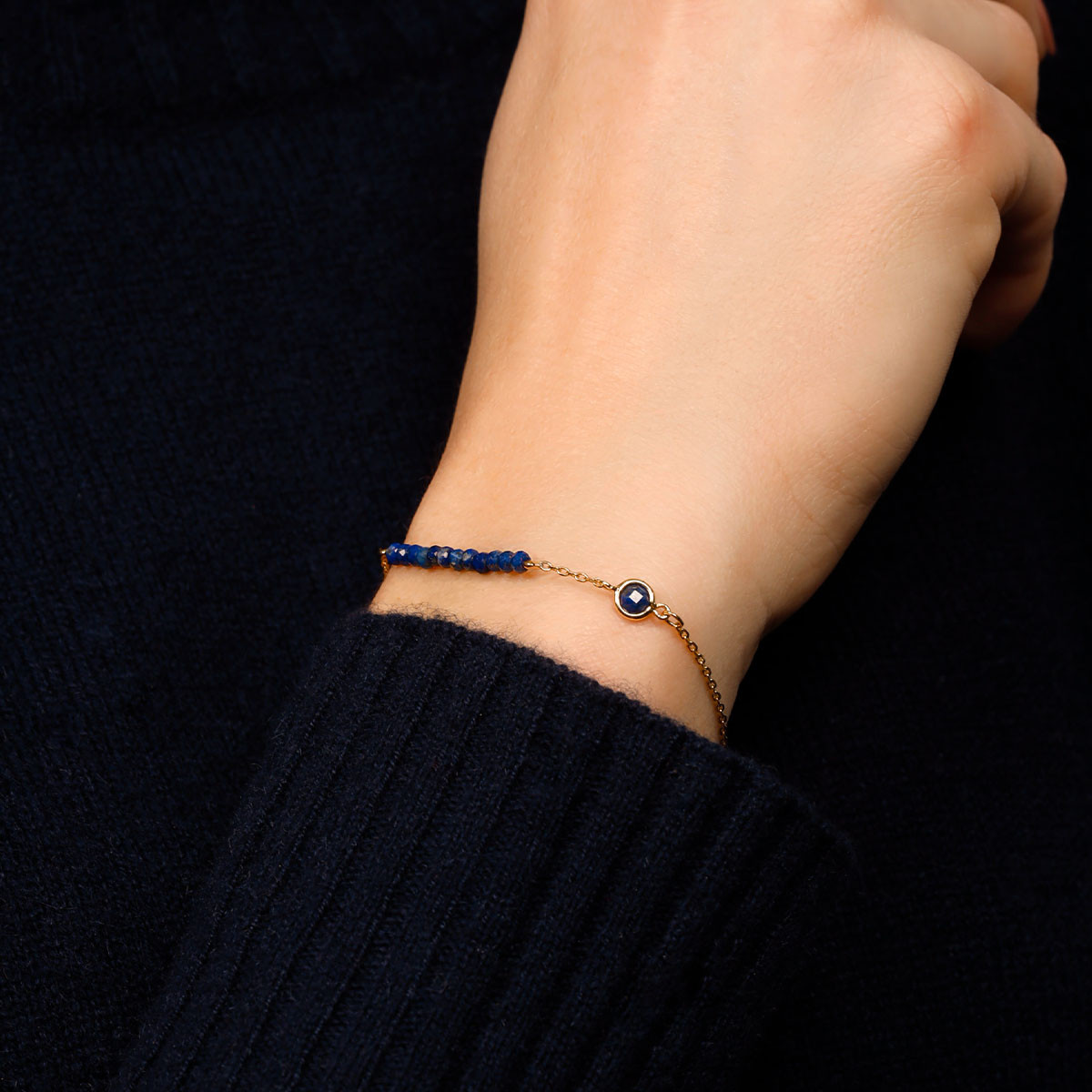 Bracelet chaine laiton doré monté d'un Lapis bleu "Enora" Bracelet "Ondélys" Lapis Lazuli Laiton doré