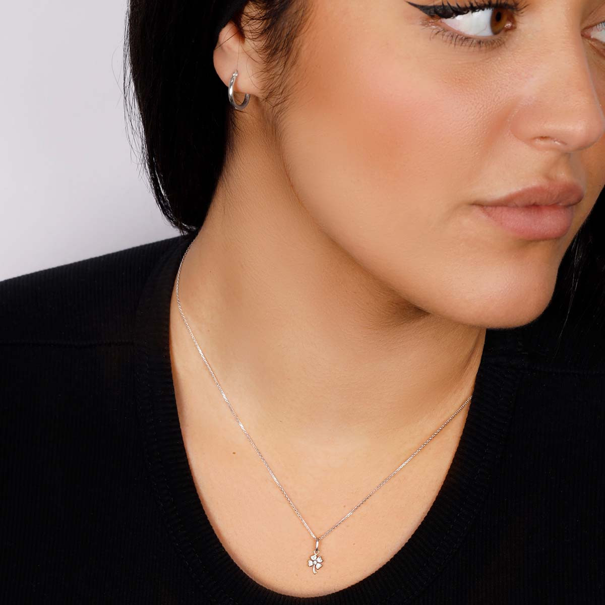 Pendentif Or Blanc et oxydes de zirconium"Petit Trèfle" + chaîne argent offerte Pendentif "Trèfle Lumineux" Or blanc