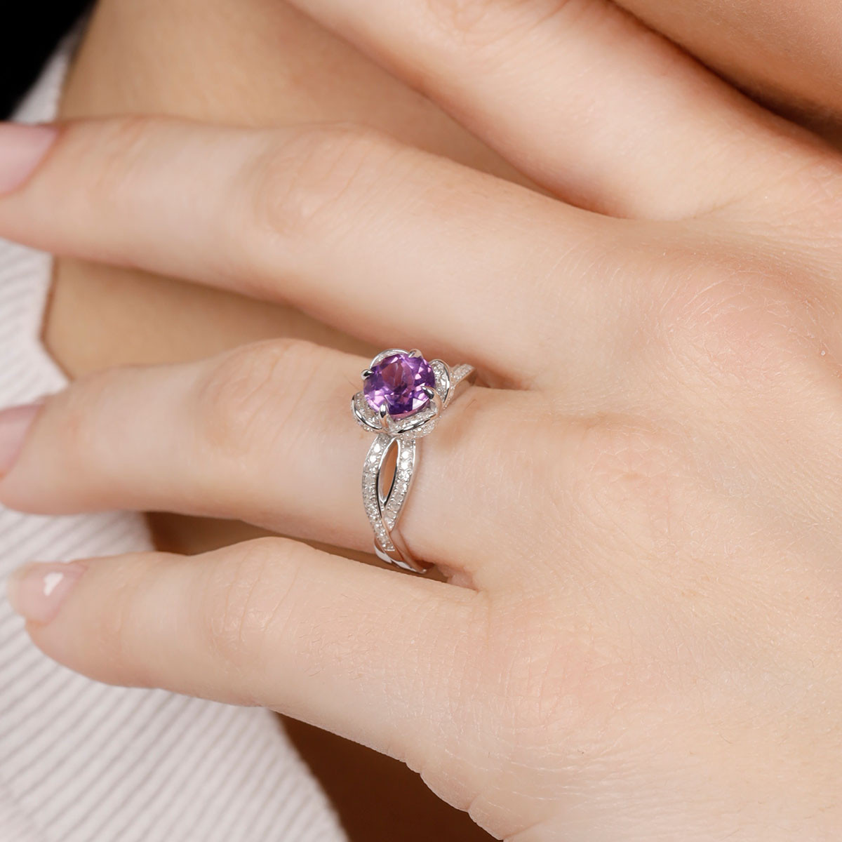 Bague " Mireille" Or blanc et Améthyste