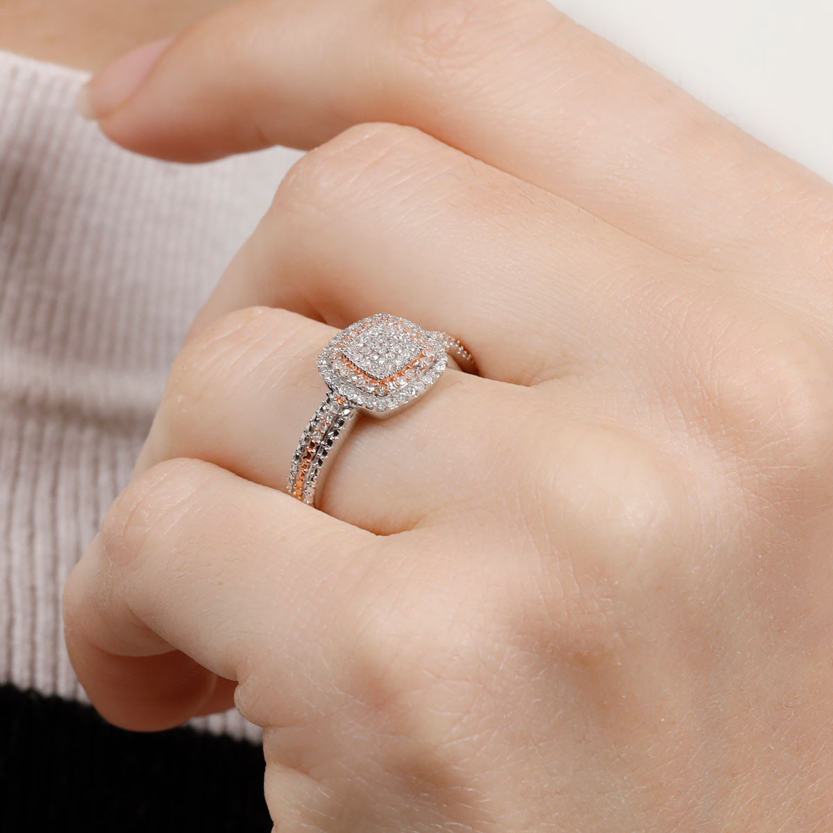 Bague "Carré Antique" Or et Diamants Bague "Amour Lumineux" Or bicolore et Diamant