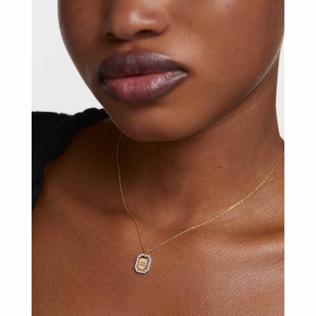 PDPAOLA Collier zodiaque en argent doré- Verseau - CO01-566-U PDPAOLA Collier zodiaque en argent plaqué or - Verseau - CO01-566-U