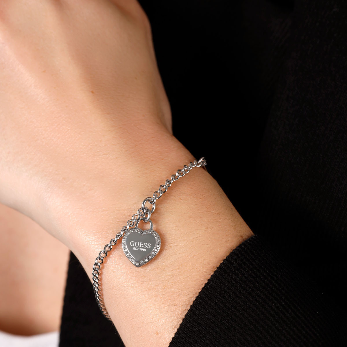 Bracelet Guess "Fine heart" Acier argenté - JUBB01422JWRHS Bracelet Guess "Fine heart" Acier argenté - JUBB01422JWRHS