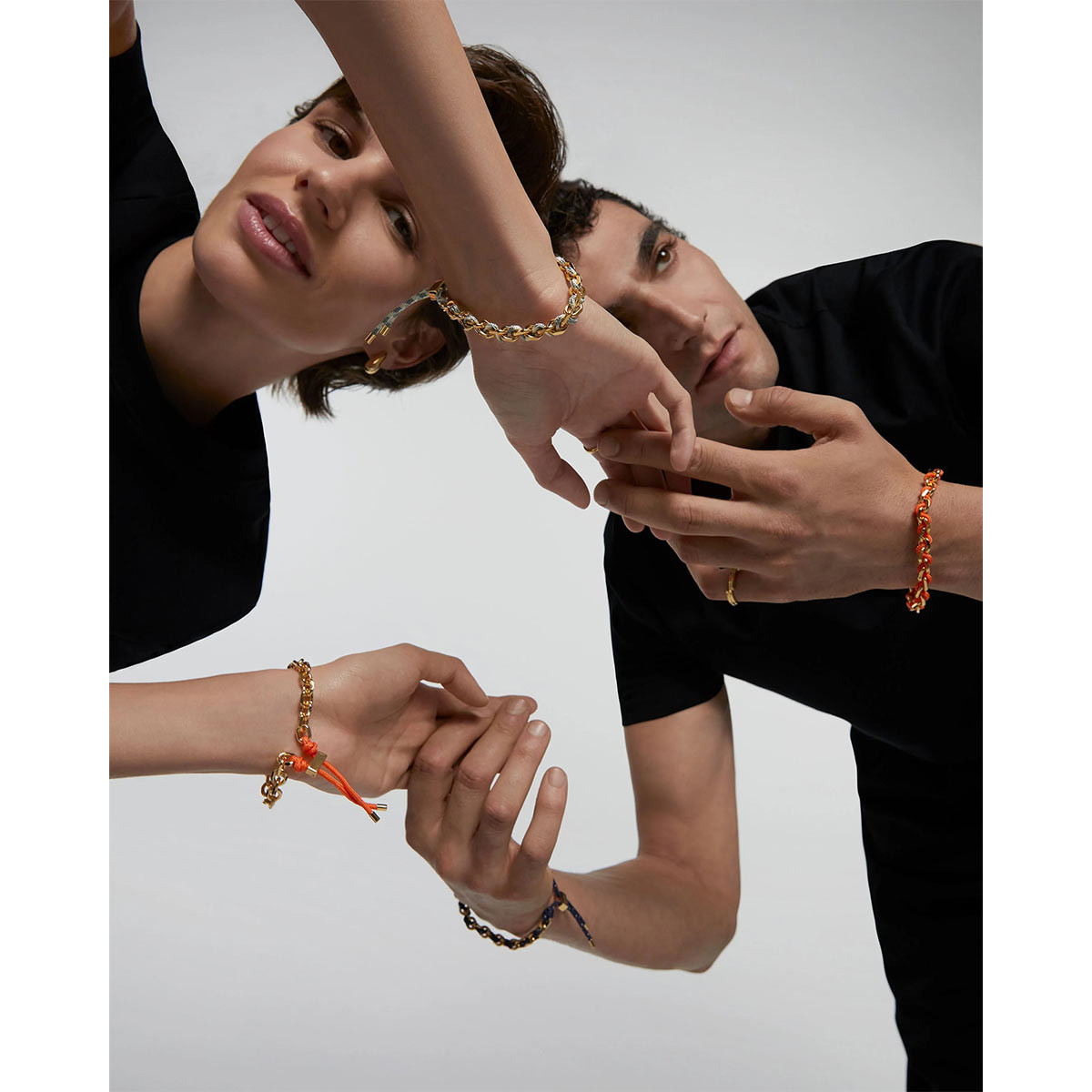 PDPAOLA Bracelet chaîne et corde en argent doré- Sky - PU01-682-U PDPAOLA Bracelet chaîne et cordon en argent plaqué or - Sky - PU01-682-U