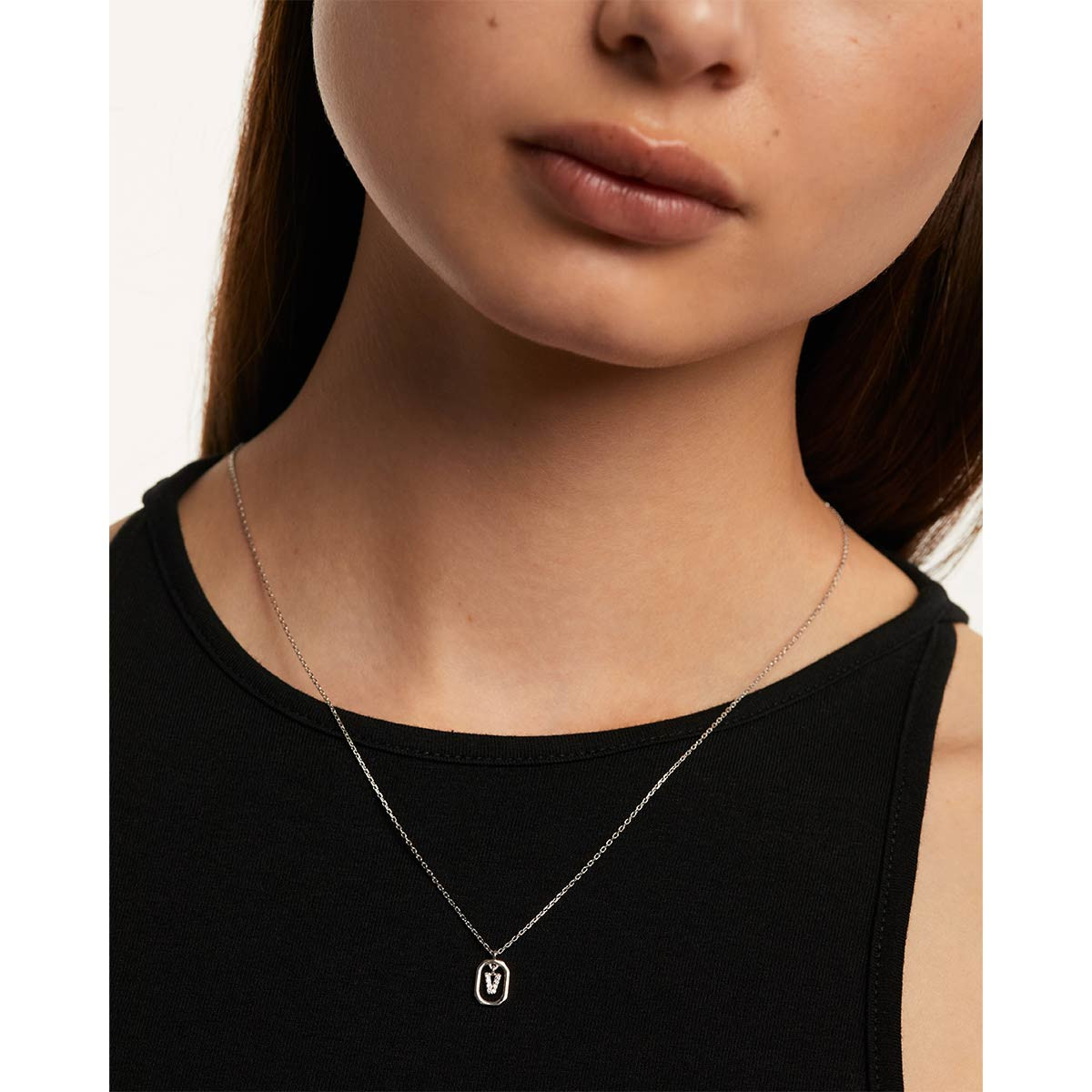 PDPAOLA Collier en argent - Mini Lettre V - CO02-533-U PDPAOLA Collier en argent - Mini Lettre V - CO02-533-U