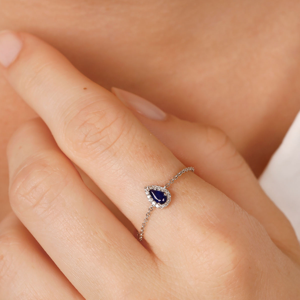 Bague chaîne "Blue Tear Saphir" Or blanc et Diamants Bague "Ambrée" Or blanc et Saphir