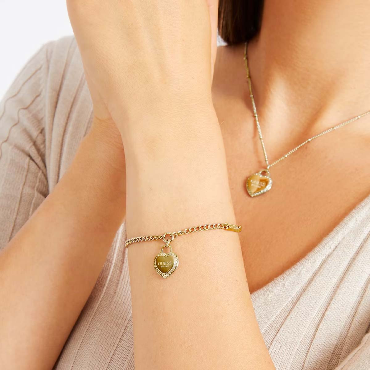 Bracelet Guess "Fine heart" Acier doré - JUBB01422JWYGS Bracelet Guess "Fine heart" Acier doré - JUBB01422JWYGS