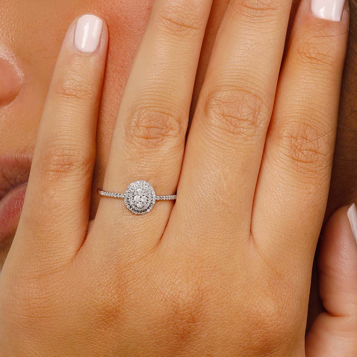 Bague "Beauty Queen" Or blanc et Diamants Bague " Capucine" Or blanc et Diamant