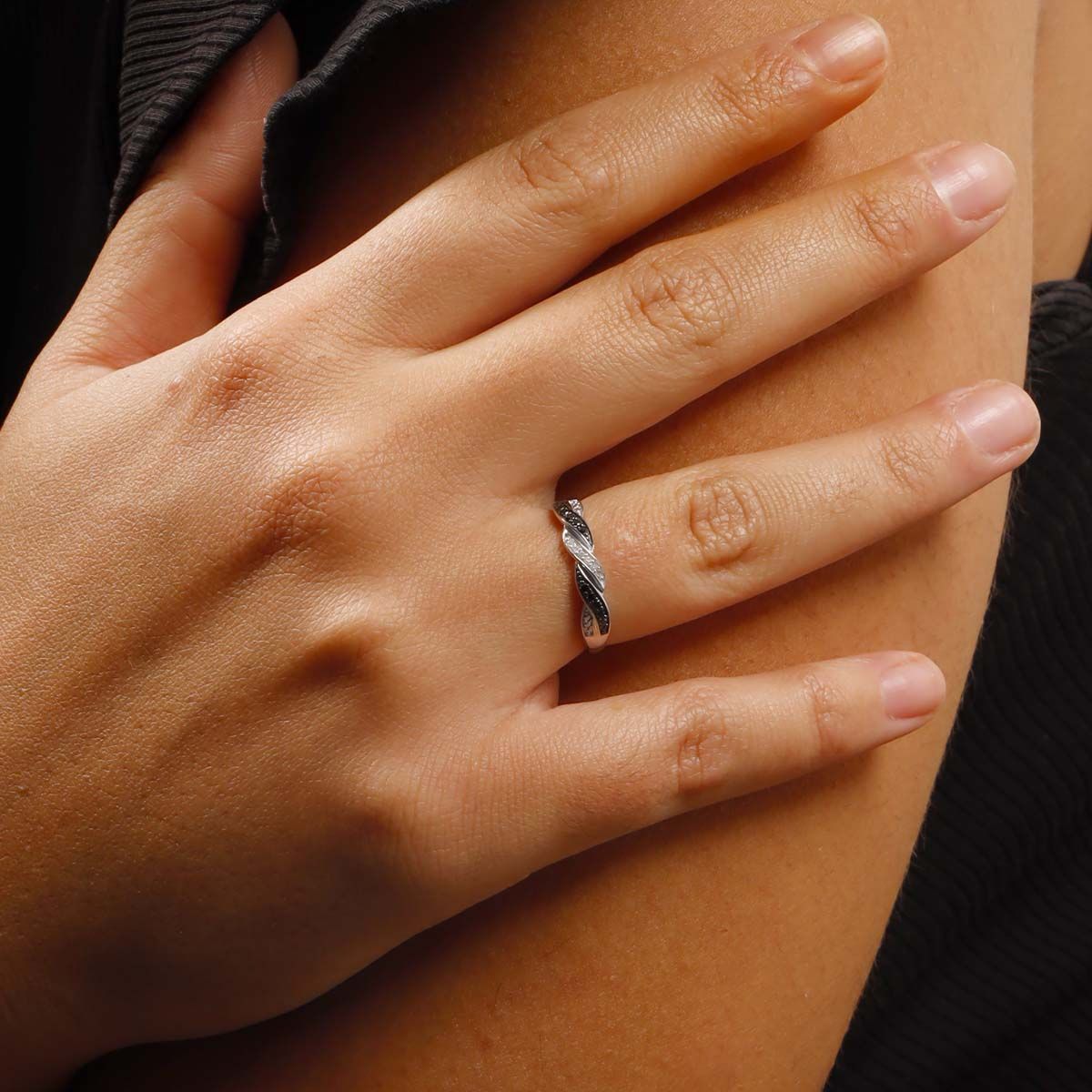 Bague "Ragon" Or blanc et Diamants Bague "Ragon" Or blanc et Diamants